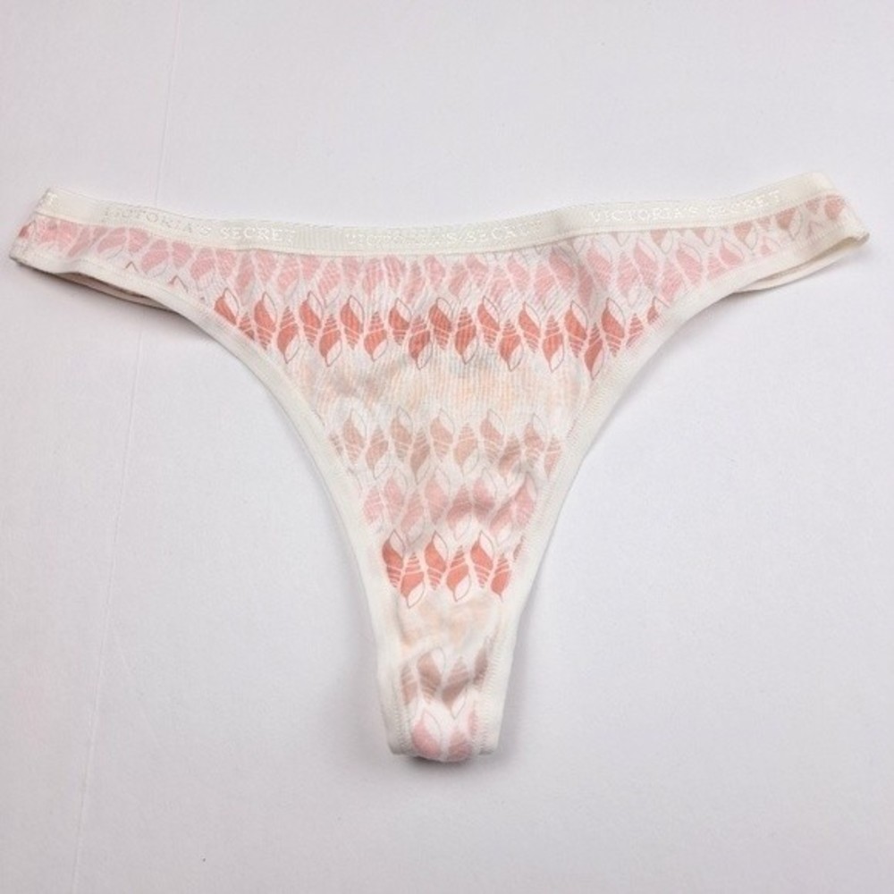 Victorias Secret Low Rise Thong Panties M White Shells Cotton Y2K 2000s
